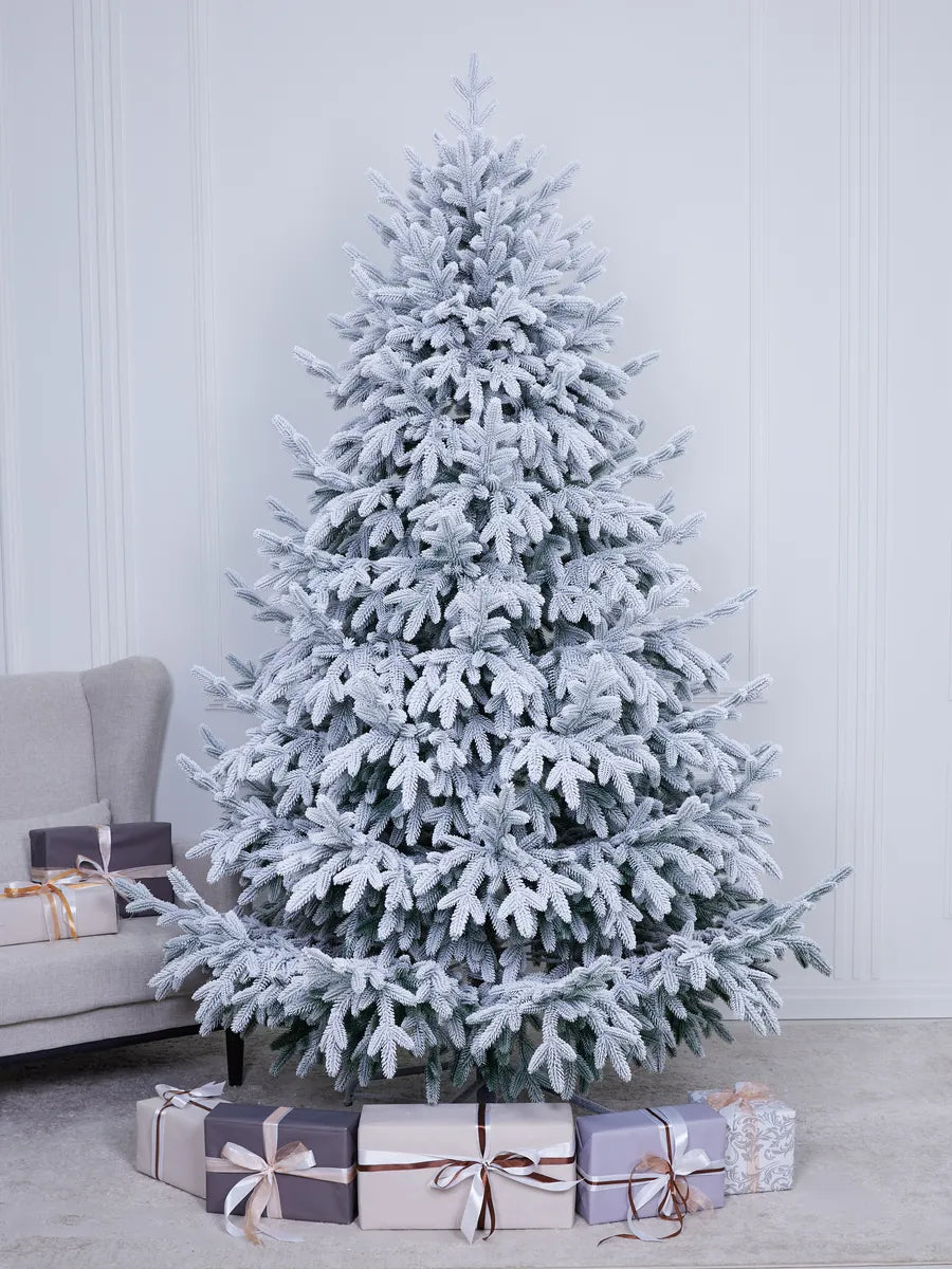 Schneebedeckter Crystal Weihnachtsbaum